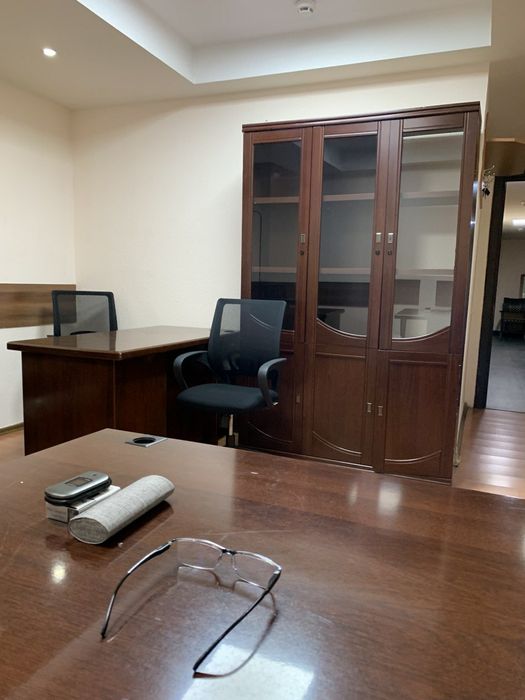 Офис в Бизнес Центре 25 кв.м. с мебелью Садык Азимова ГУВД Эфенди