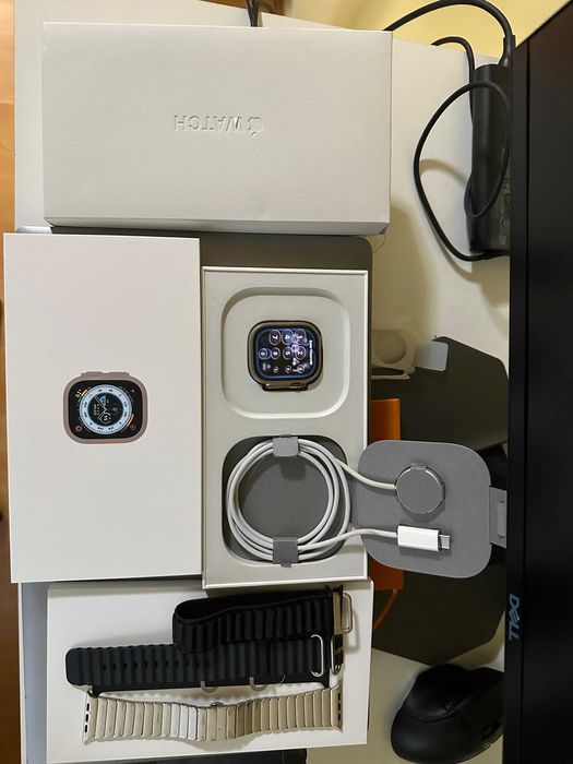 Apple Watch Ultra, GPS, Cellular, Carcasa Titanium 49mm,pachet complet