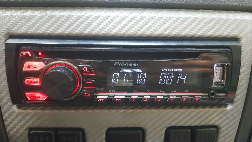 Cd player Pioneer/cu stick/cu auxiliar
