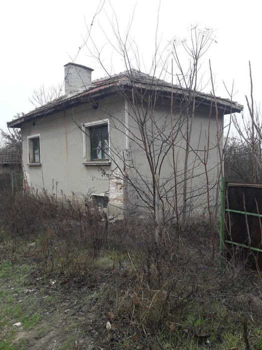 къща за ремонт, ток и вода