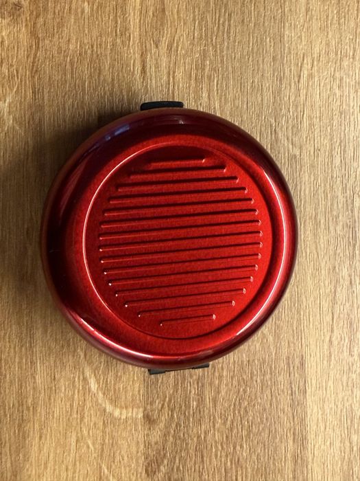 Чисто НОВ евро монетник