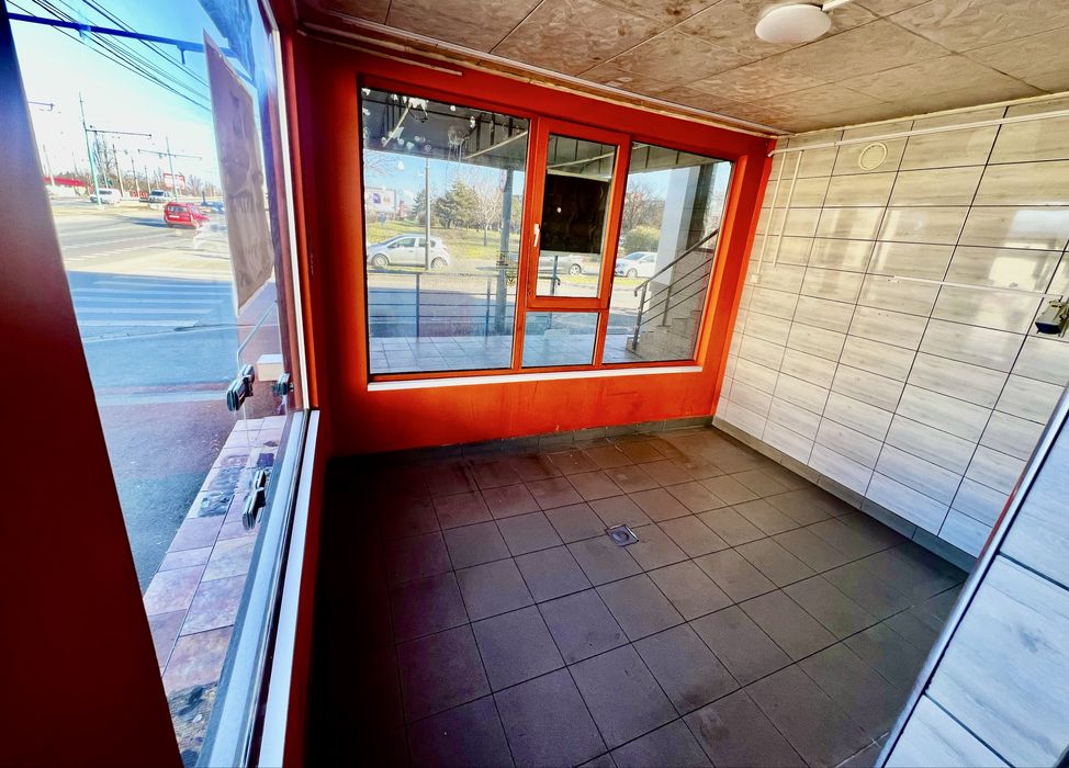 Spatiu comercial ultracentral cu terasa pe bulevard Arad