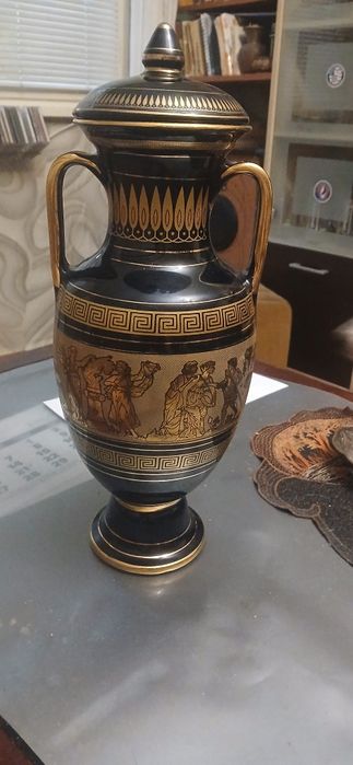 Голяма антична амфора