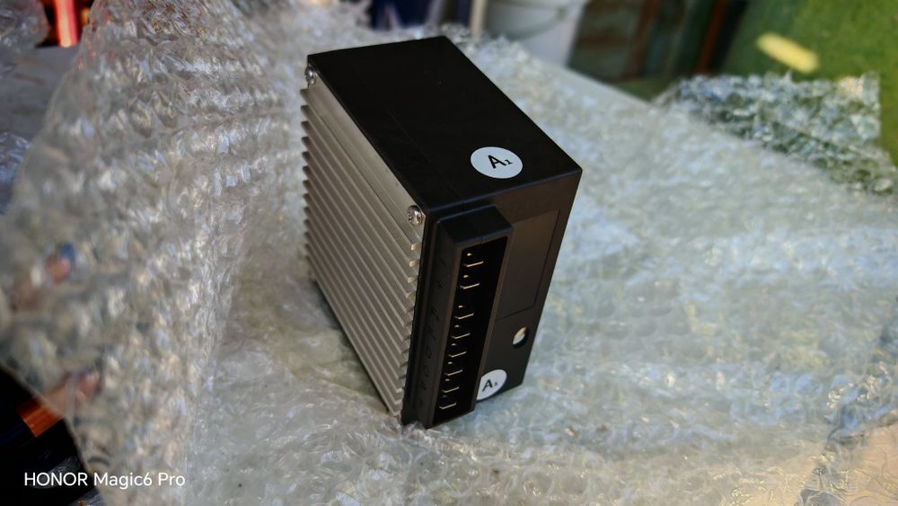 Motor compresoar frigider 12v  24v.  auto ZH35Gg