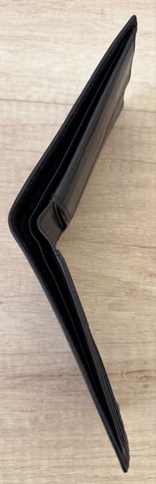 Мъжки портфейл от естествена кожа bugatti