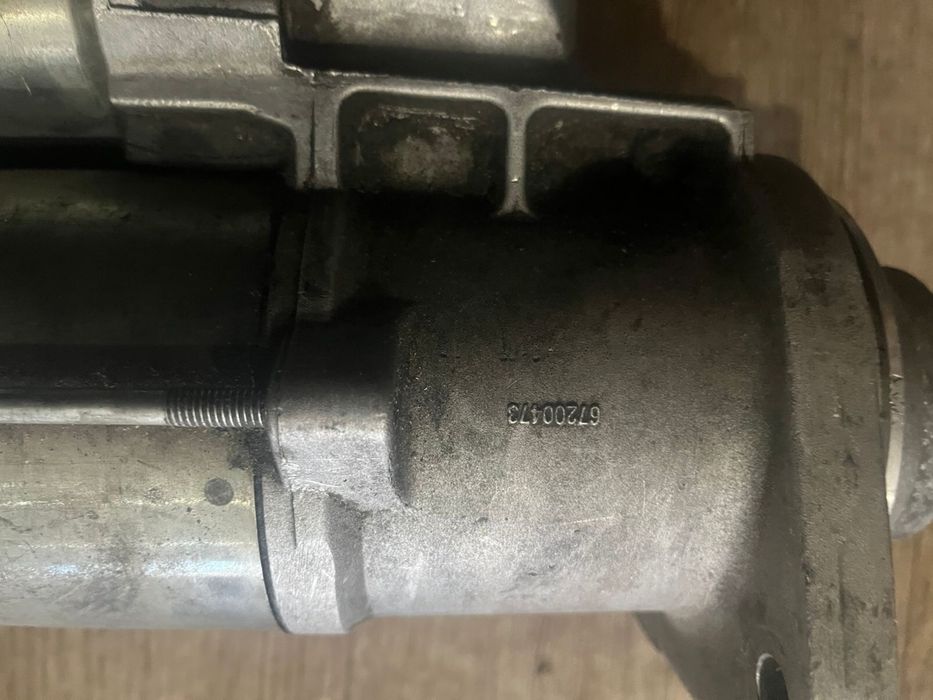 Продам стартер от погрузчика 2 кубовый