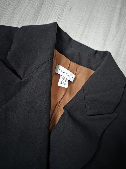 Продавам стилно черно сако на Top Shop!!