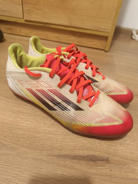 Ghete de fotbal Adidas F50