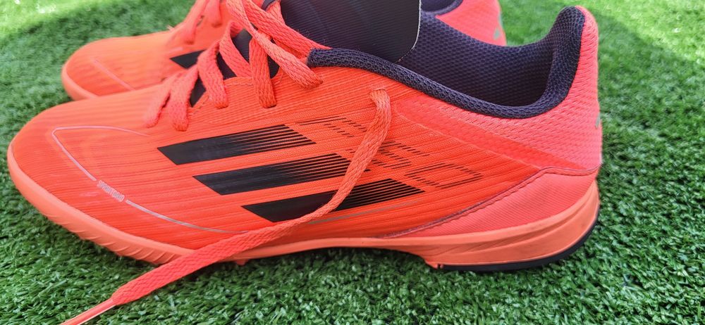 Adidasi Adidas marimea 36