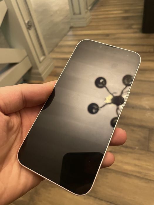 продаю айфон 13 128гб в идеале