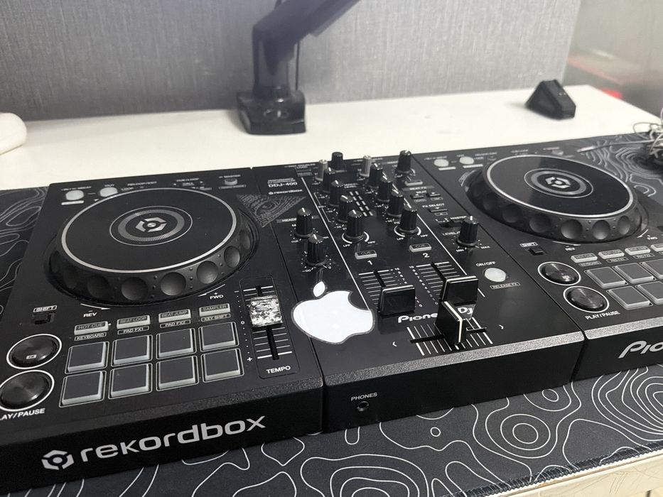 Диджейский пульт DDJ-400