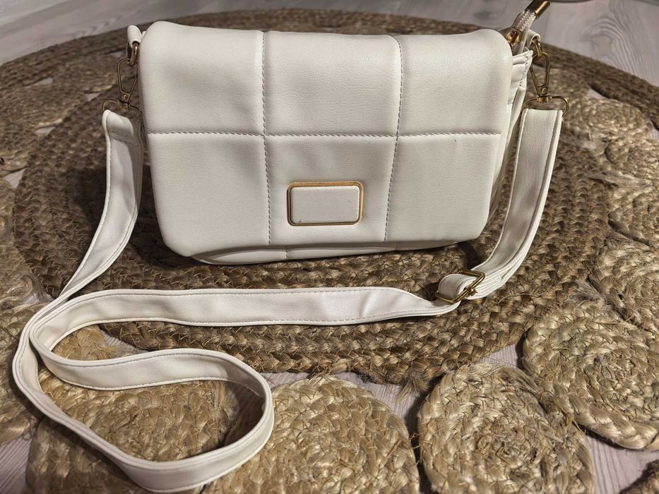 Дамска бяла /клъч чанта