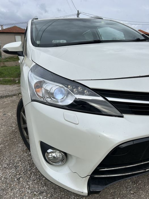 Toyota Verso 2.0 D-4D. 126кс.  Тойота Версо На !!!части!!! 2013г