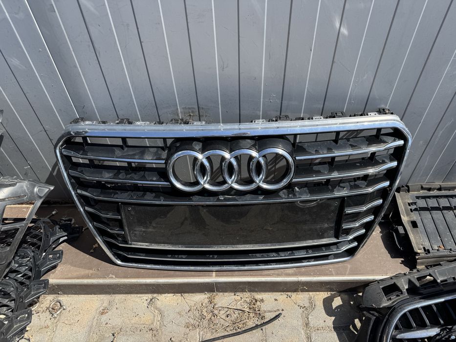 Оригинална предна решетка S line за AUDI A7 до 2015г