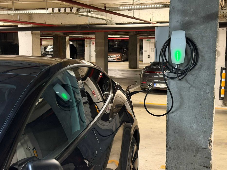 Inchiriez loc parcare cu statie masini electrice - zona Stefan cel Mare