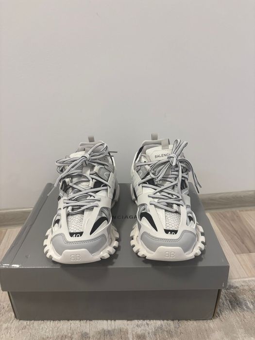 Balenciaga track