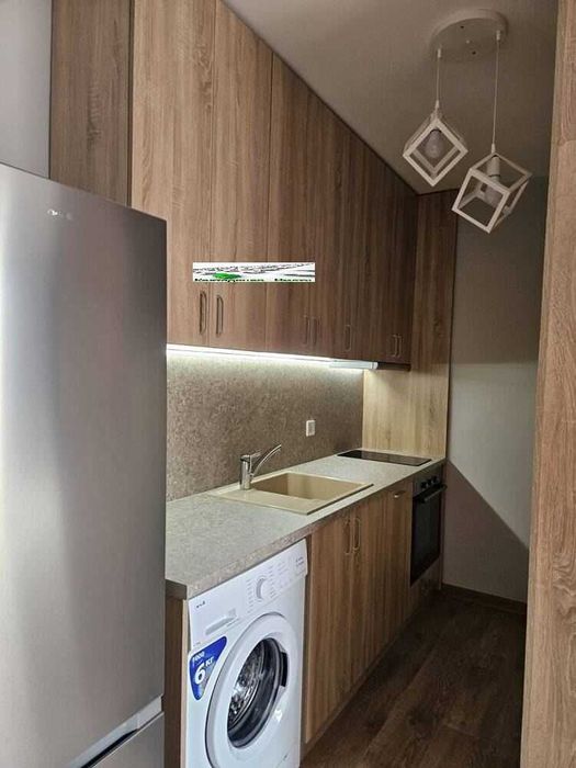 Дава се под наем Едностаен апартамент в Пловдив, Младежки Хълм - 30 кв.м за 382.5 € - Снимка #1