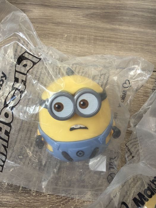 Игрушка миньон макдональдс