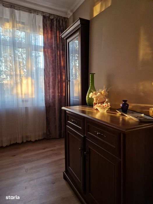 Proprietar – apartament 3 camere, 80 mp, etaj 2/2 strada Republicii
