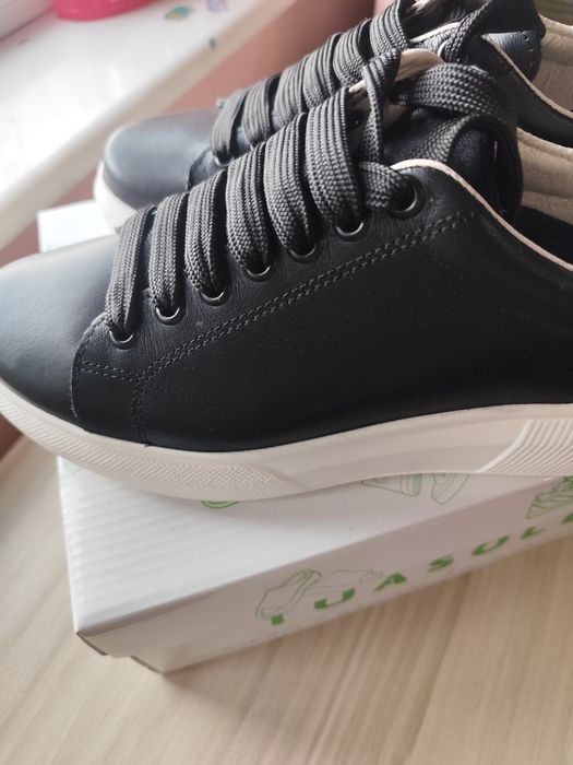 Дамски кецове естествена кожа