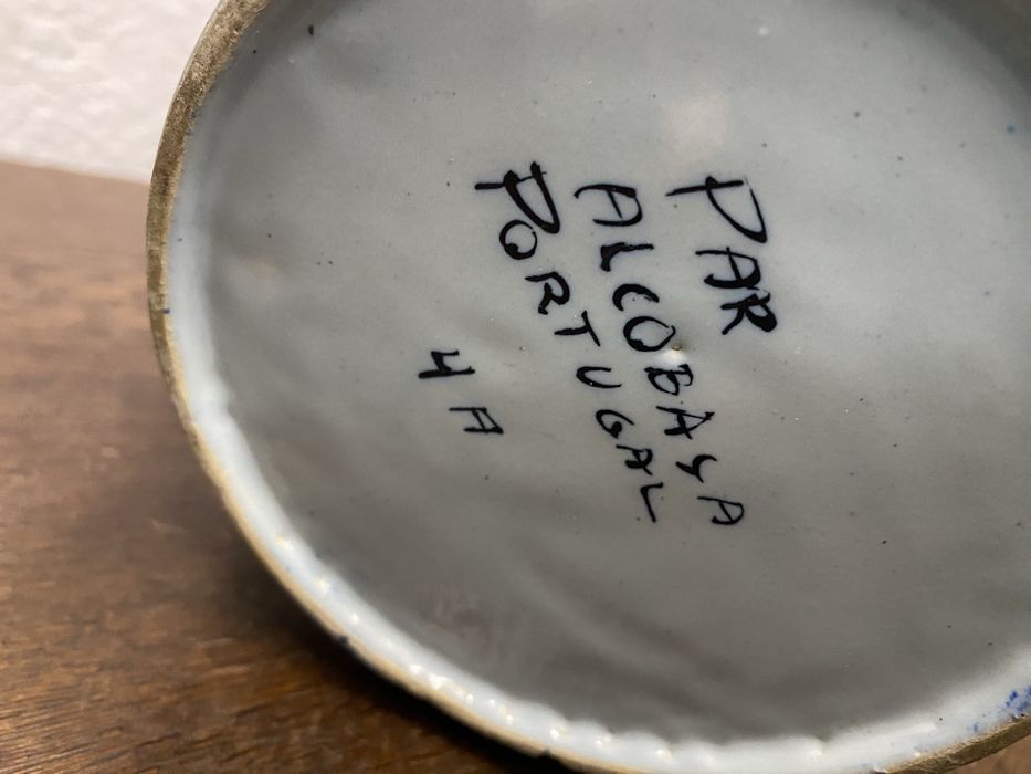 Португалска порцеланова ваза с капа урна