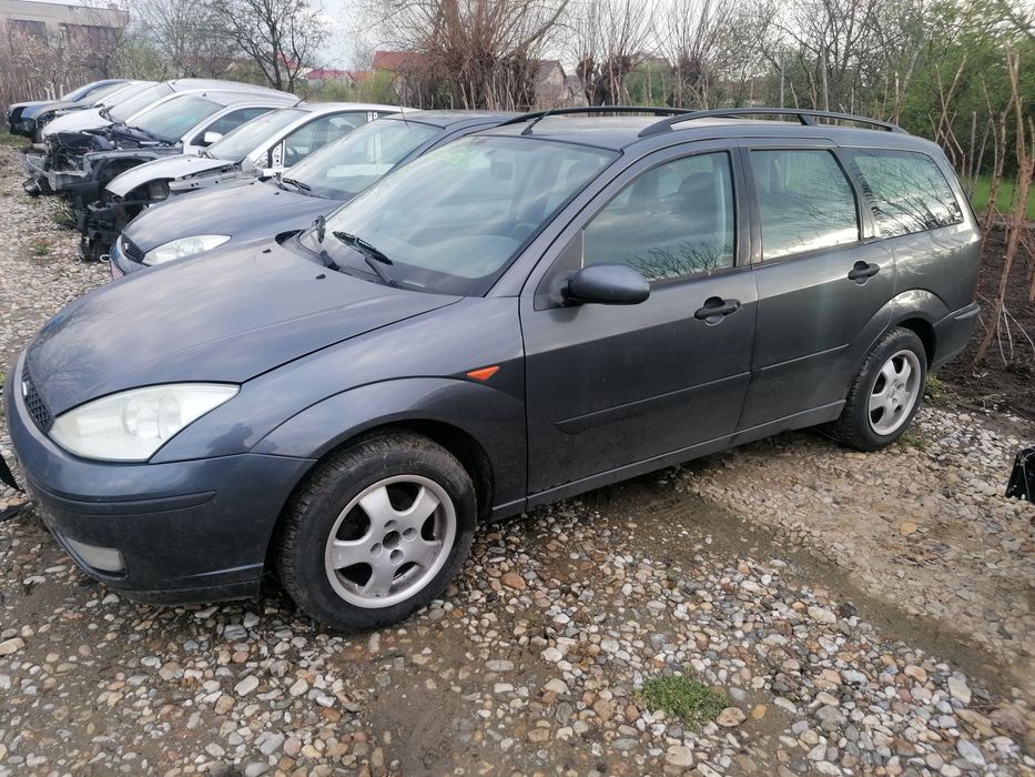 Aripa far capota trager usa geam Ford Focus