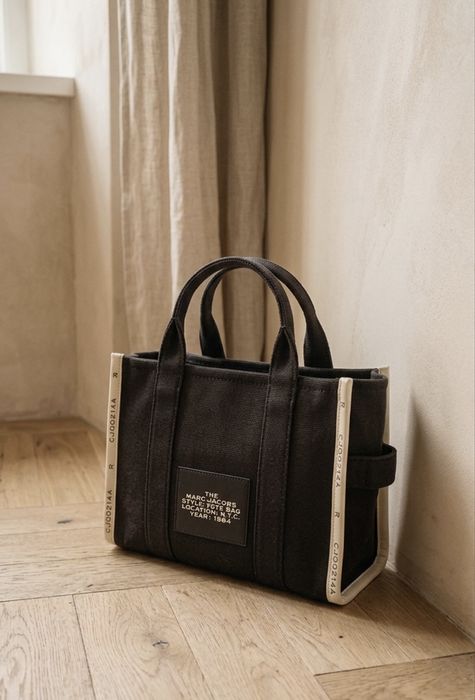 Geanta The tote bag