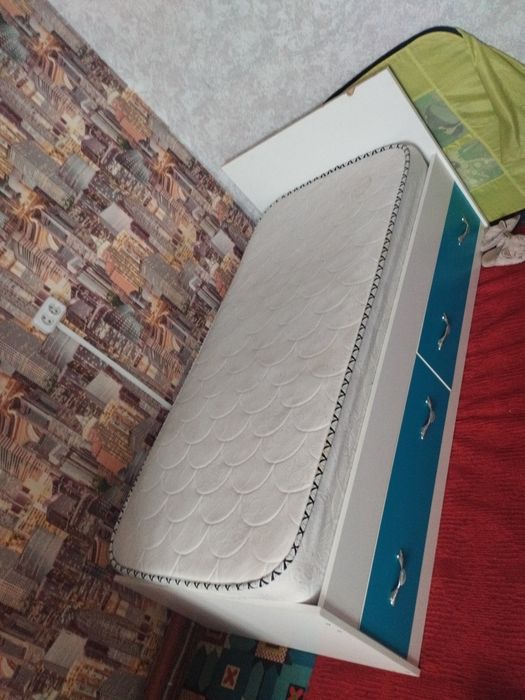 Кровать детская синяя