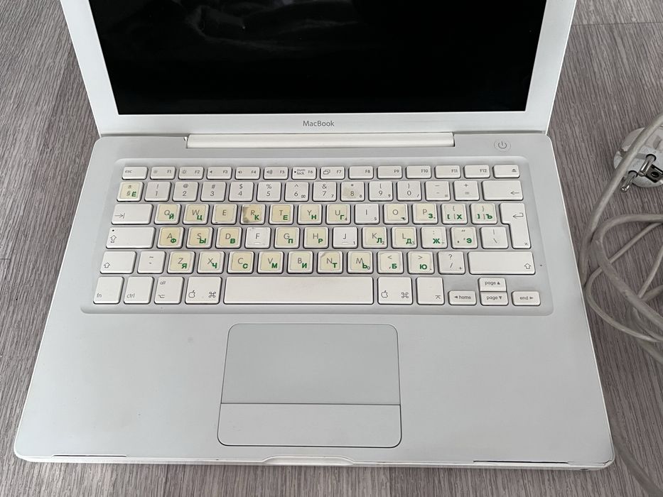 MacBook Apple белый