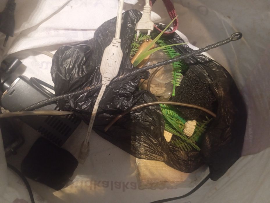 Akvarum srochna sotiladi