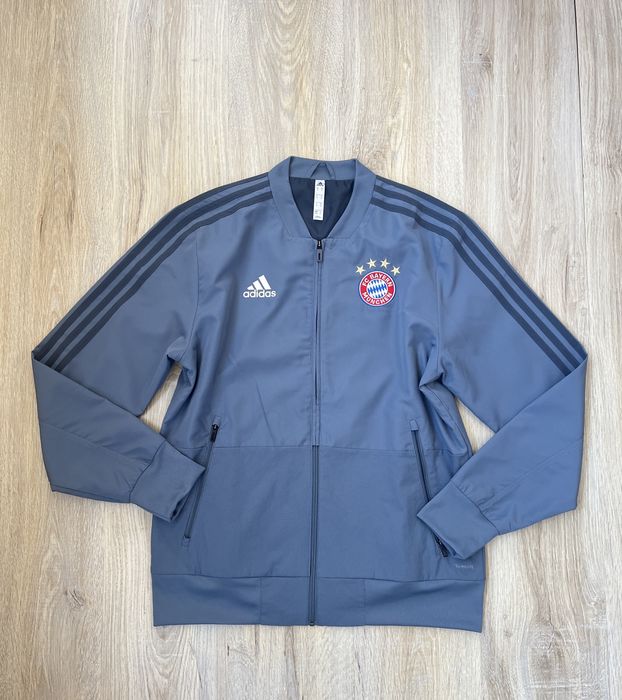 Оригинално горнище Adidas Bayern Munich – като ново!