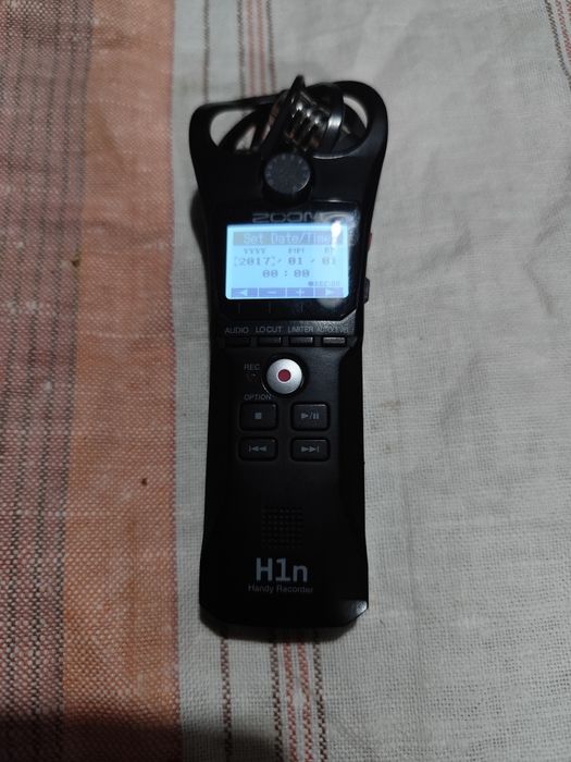 Продам диктофон zoom h1n