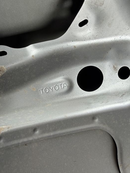 Крышка багажника Camry 50