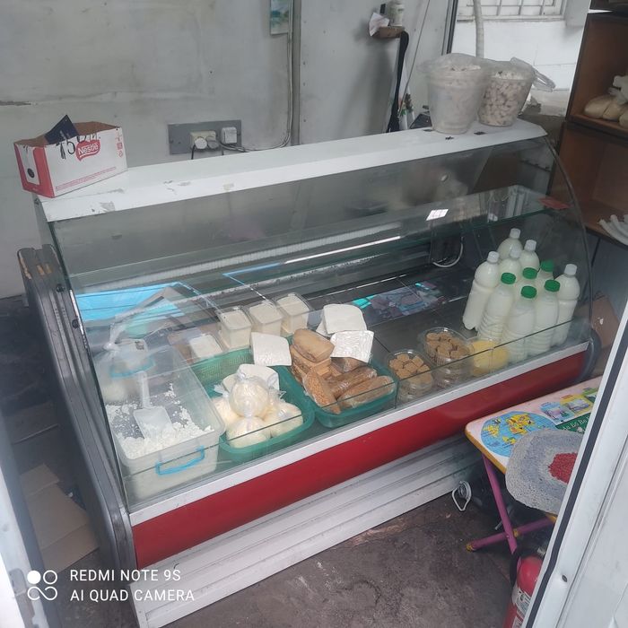 Витринный холодильник