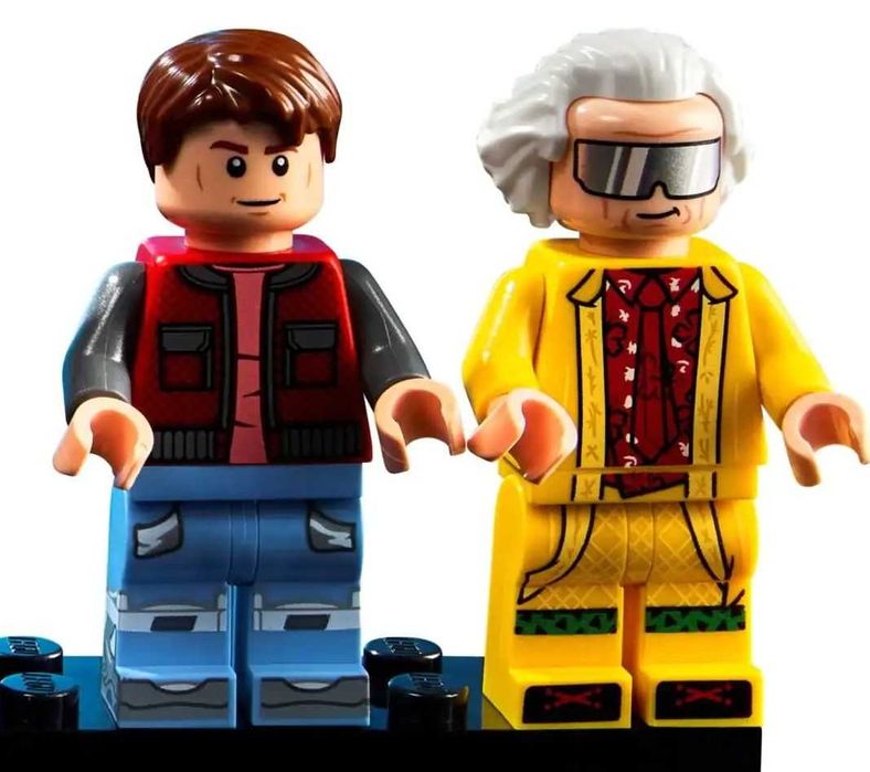 LEGO Icons 10300 Машина на времето от „Завръщане в бъдещето“