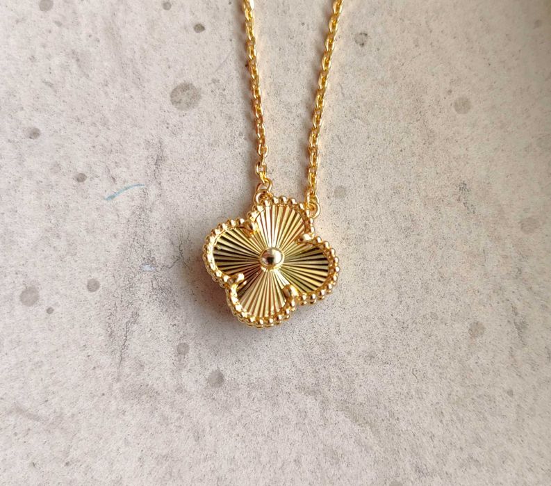 Дамско колие с детелина от бяло злато - Van Cleef & Arpels VCA