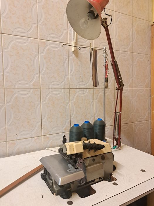 Triplok si mașina de cusut electrica