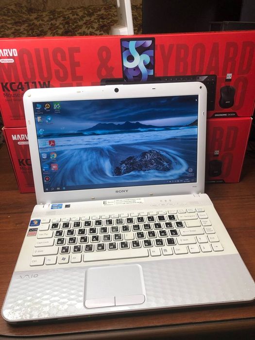 Быстрый ноутбук Sony Vaio intel Core i3 SSD в отличном состоянии
