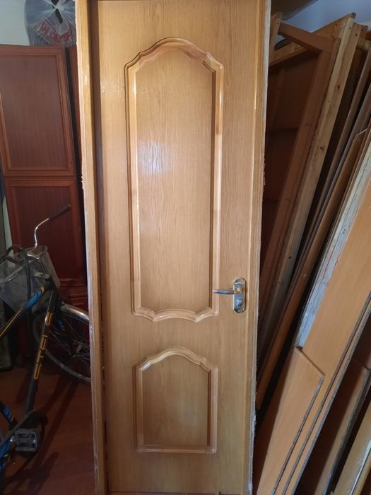 Дверь для дома.