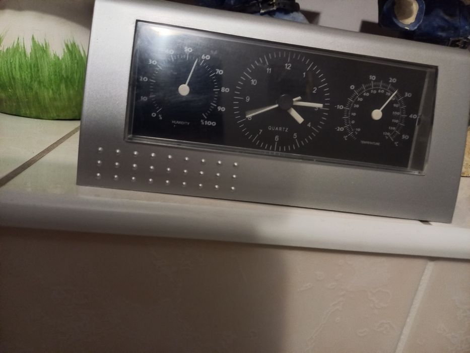 CANADA,QUARTZ:CEAS,Termometru,HIGROMETRU,3 in 1,radiocasetofon YOKO