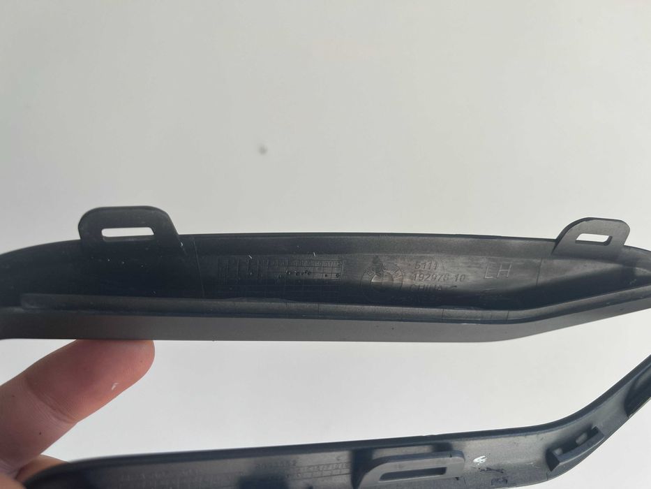 Grila ornament stanga bara fata Bmw seria 3 G20 M330 cod 5111192976-10