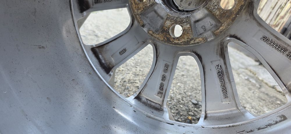 Джанти 17" Audi A4 8W0 5x112 7.5j ET38/66.5