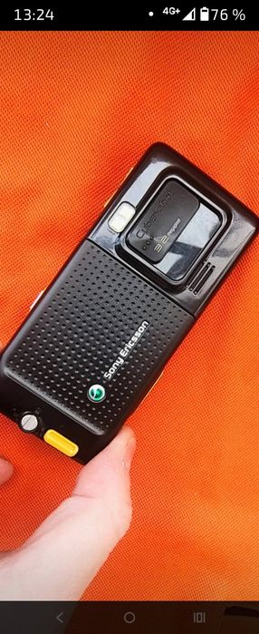 Sony Ericsson k702 Cybershot ( orice rețea, încărcător original)