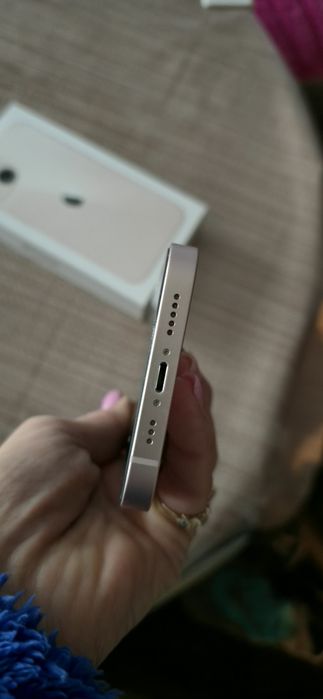 Телефон Iphone 13