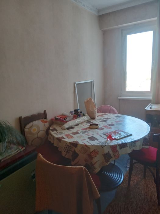 Продавам тристаен апартамент