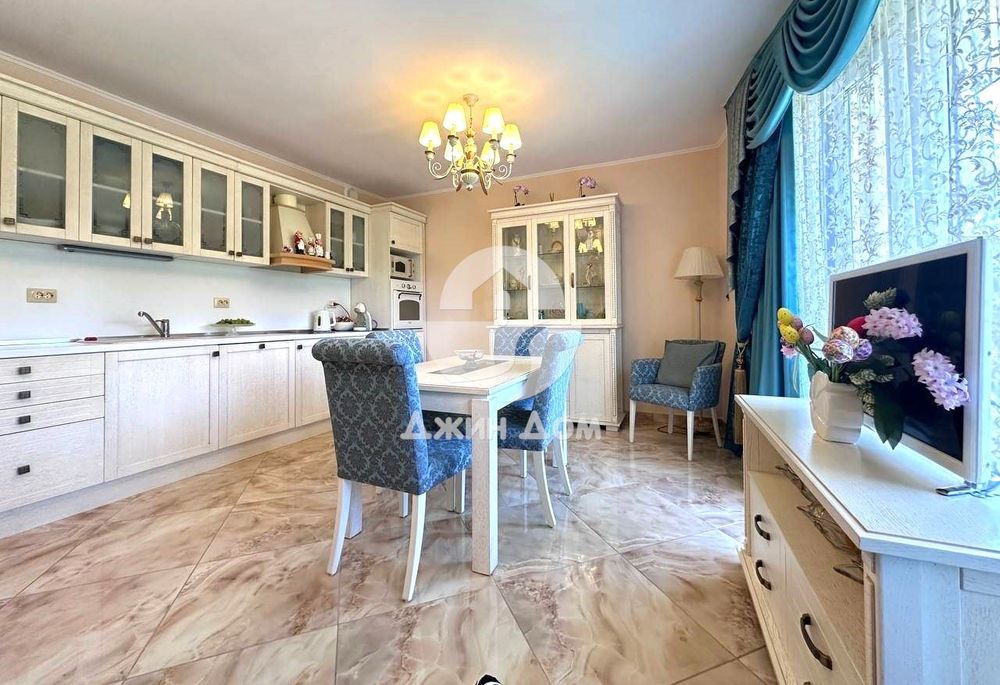 Продава се Тристаен апартамент в к.к. Слънчев бряг - 98 кв.м за 1725 €/кв.м - Снимка #2