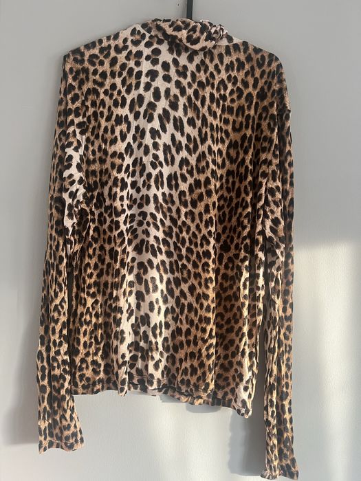 Bluza HM pe gat, subtire din viscoza