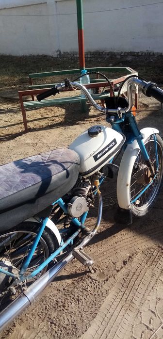 Motosikl Riga 8.