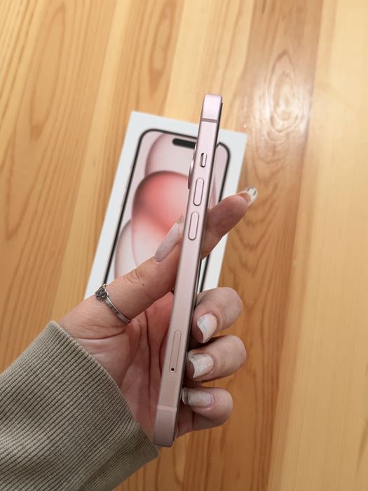 Iphone 15 roz, 128 gb
