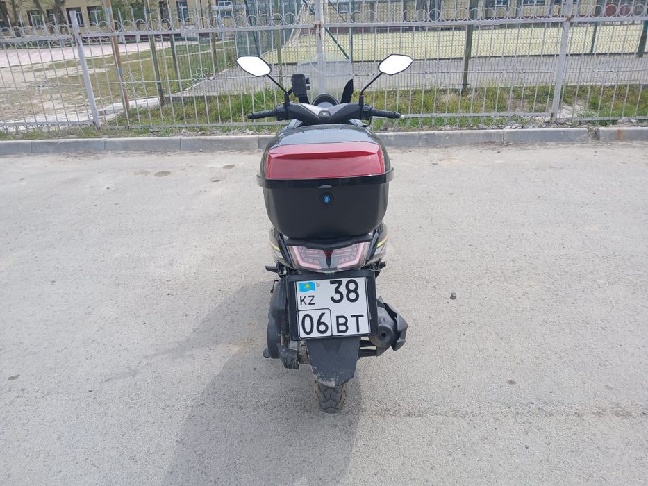 Скутер модель N - Max